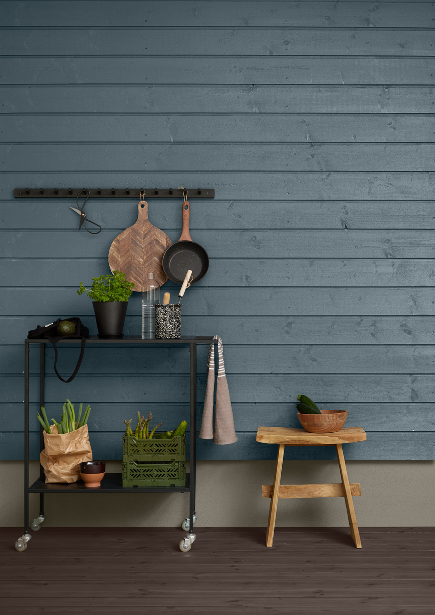 Jotun 5445 Delicate Blue_grunnmur Jotun 11129 Smoky Grey_terrasse Trebitt 9805 Sløret Sort.JPG