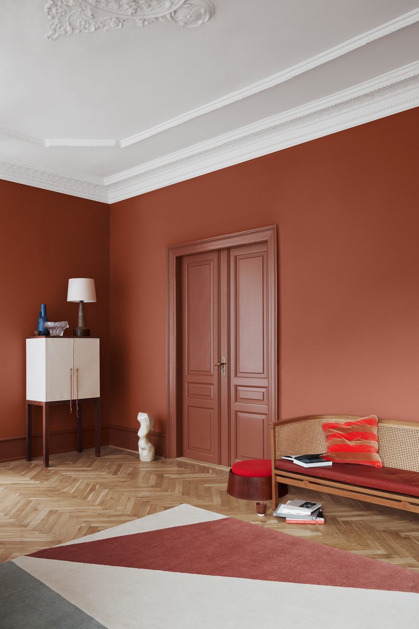 jotun_lady 20143 lively red_20144 grounded red _mb.jpg