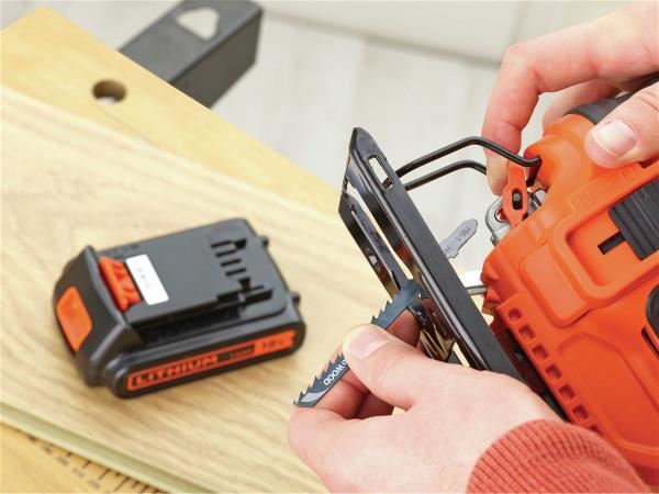 Stanley Black & Decker Black & Decker Stikksag 18V Pendel