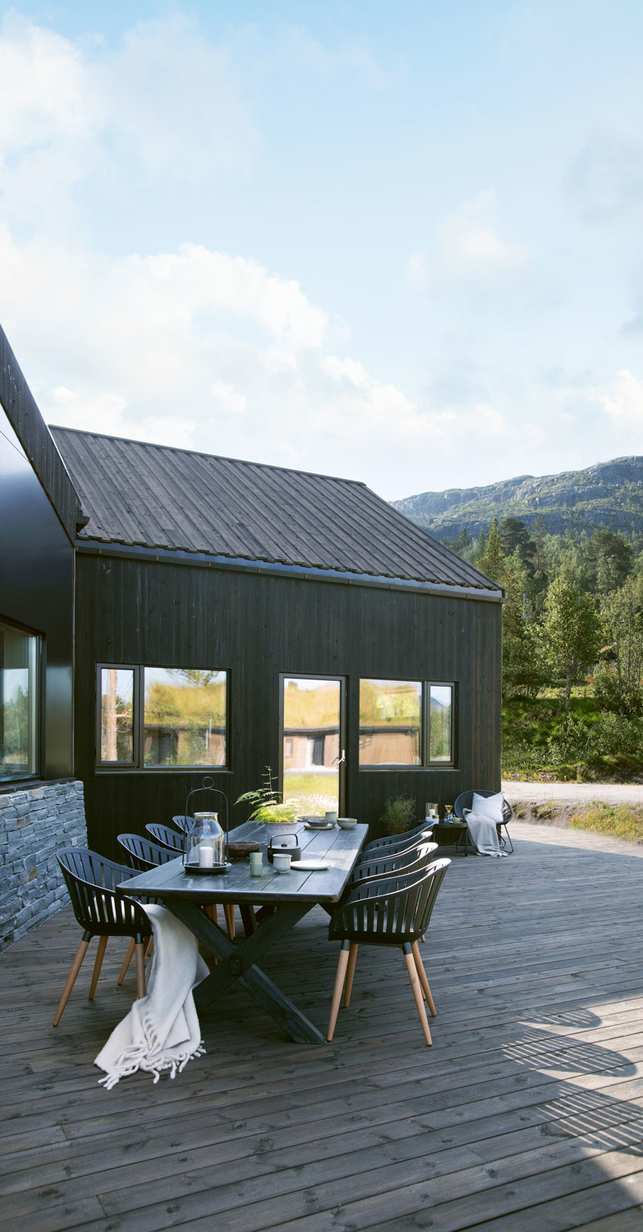 Tyrilin_terrassebeis_1206_Svarthatten_1311_Tiur.jpeg