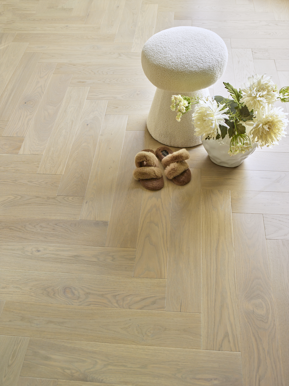 Saga Herringbone Platinum Parkett