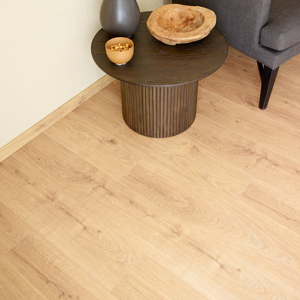 Gyldent laminatgulv
